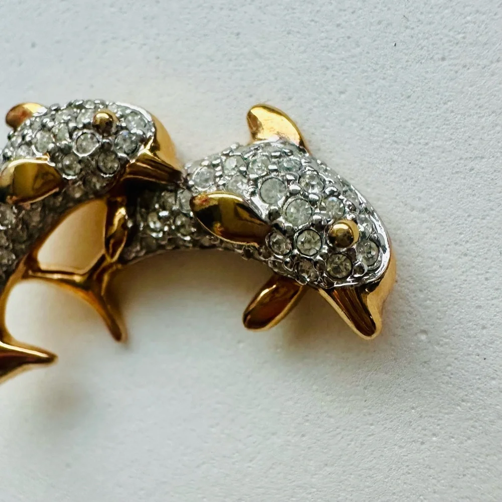 Swarovski Crystal Pave Swimming Gold & Silver Dolphins Gold-tone 1” Pin Brooch - Picture 3 of 7